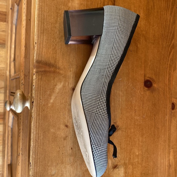 Ferragamo black & white plaid with plexiglass heel & bow detail - Picture 5 of 11